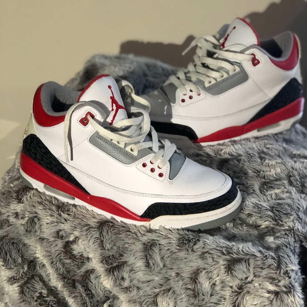 Air Jordan 3 retro. Size Men’s 9 PRICE FIRM